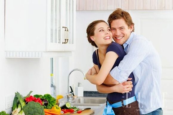 ευτυχισμένο παντρεμένο ζευγάρι